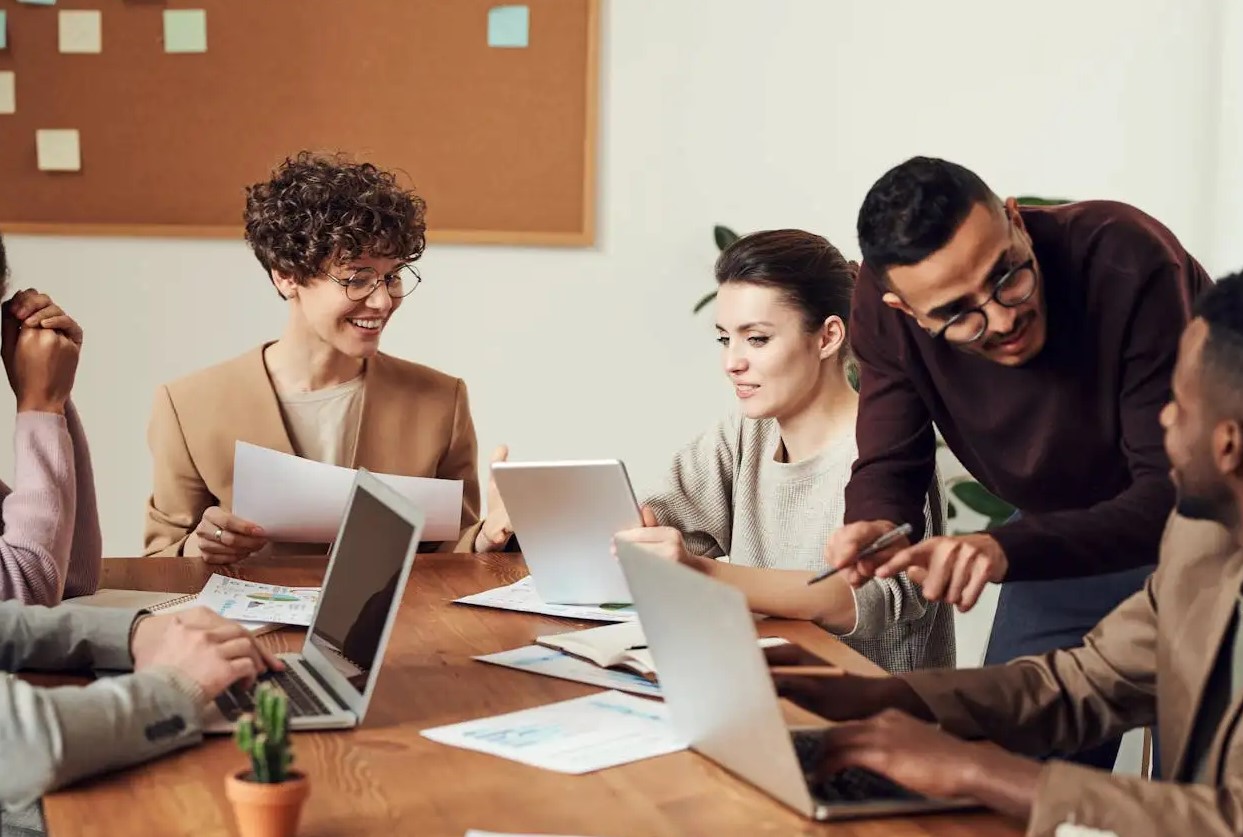 Sécurisation des garanties légales dans les contrats de vente entre professionnels lors d'une signature.