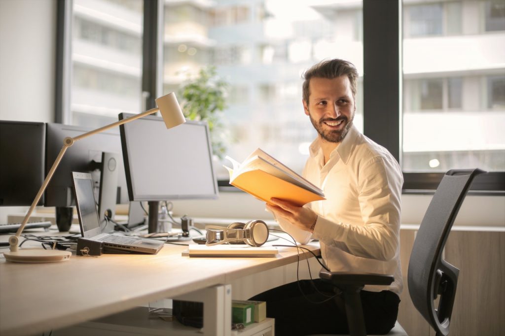 Analyse rigoureuse pour identifier les bons plans pros : ce que regardent vraiment les experts lors d'un audit d'achat.
