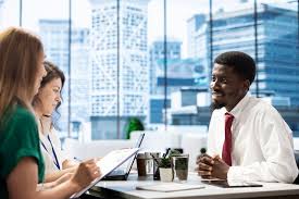 Guide illustré sur la Création d'entreprise : Pourquoi passer par une plateforme numérique pour ses statuts.